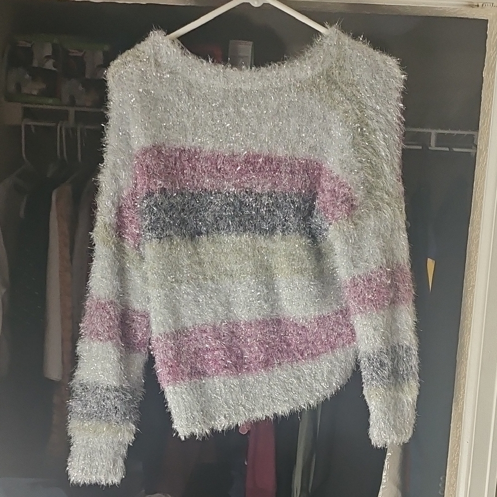 Wild Fable Gray and Pink Crew Neck Sweater